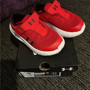 Under Armour BINF SURGE 4 AC size 7K